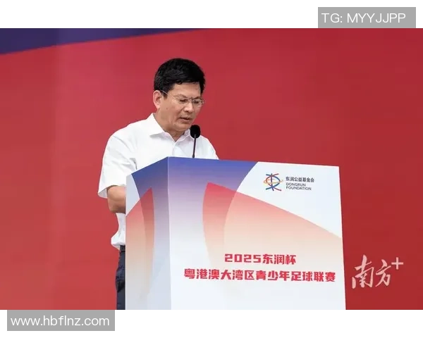 足球明星校章套的魅力与价值探秘,助力青少年足球梦想的实现 足球明星校章套的魅力与价值探秘,助力青少年足球梦想的实现