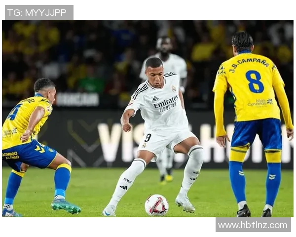 足球明星联袂登场精彩瞬间合集尽享球场魅力与激情 足球明星联袂登场精彩瞬间合集尽享球场魅力与激情